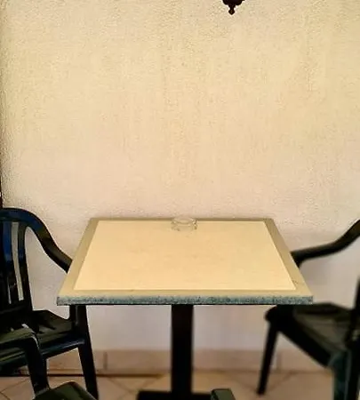 Couette-café Dionis 3*