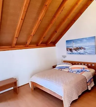 Dionis Bed & Breakfast 3*