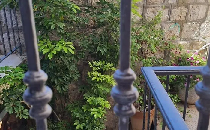 فندق مبيت وإفطار Dionis 3*