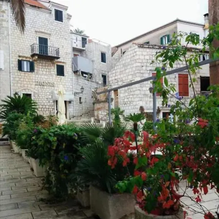 Bed & Breakfast Dionis 3*