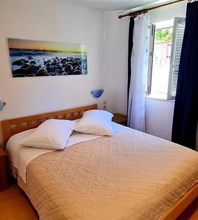 Dionis Bed & Breakfast Vis