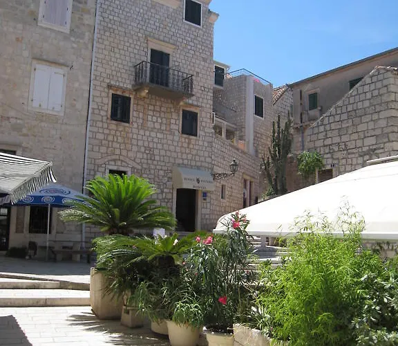 krevet i doručak Dionis 3*