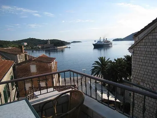 Dionis krevet i doručak Vis